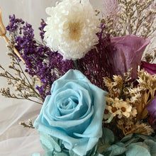 Load image into Gallery viewer, Petite Aurora Wonderland White Vase