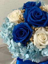 Load image into Gallery viewer, Alice Bloom Box Blue Rose