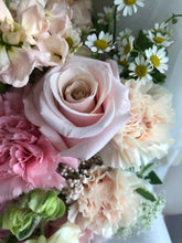 Load image into Gallery viewer, Sweet Bouquet
