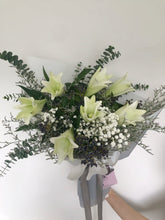 Load image into Gallery viewer, White Lily Bouquet
