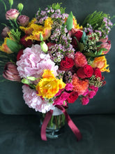 Load image into Gallery viewer, Warmth Vase