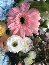 Load image into Gallery viewer, Floral Stand Congratulatory