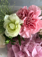 Load image into Gallery viewer, Sweet Bouquet