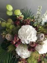 Load image into Gallery viewer, Floral Stand Congratulatory