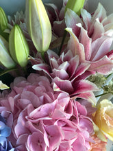 Load image into Gallery viewer, Graceful Bouquet Hydrangeas