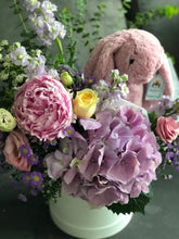 Load image into Gallery viewer, Blossom Bunny Fresh Flower Box
