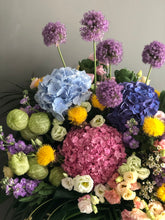 Load image into Gallery viewer, Grand Size Congratulatory Stand