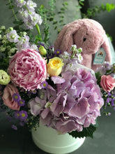 Load image into Gallery viewer, Blossom Bunny Fresh Flower Box
