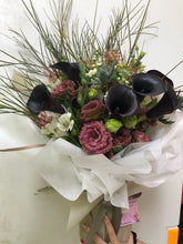 Load image into Gallery viewer, Calla Lily Bouquet
